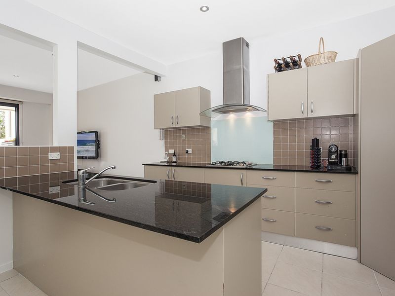 1/17 Bali Avenue, Palm Beach QLD 4221