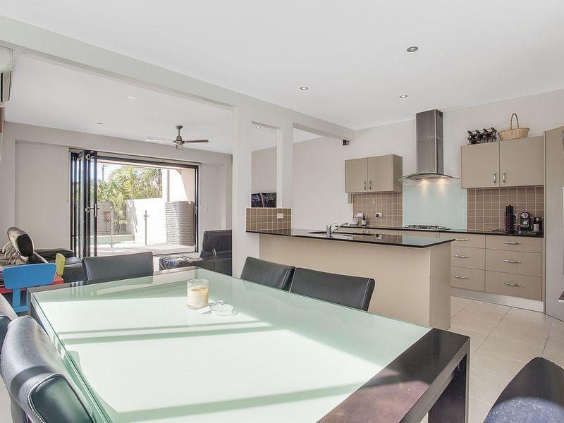 1/17 Bali Avenue, Palm Beach QLD 4221