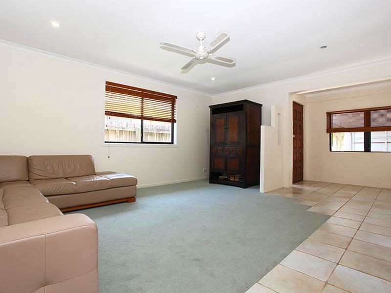 24 Cypress Terrace, Palm Beach QLD 4221