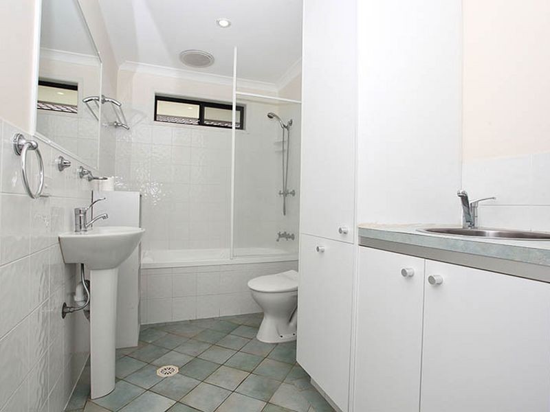 24 Cypress Terrace, Palm Beach QLD 4221