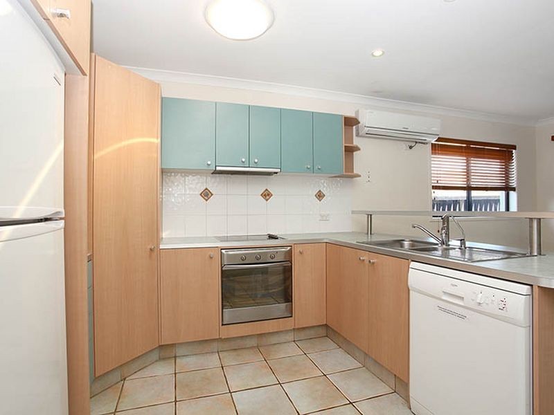24 Cypress Terrace, Palm Beach QLD 4221