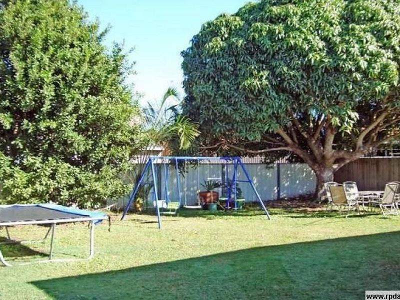 4 Bali Avenue, Palm Beach QLD 4221