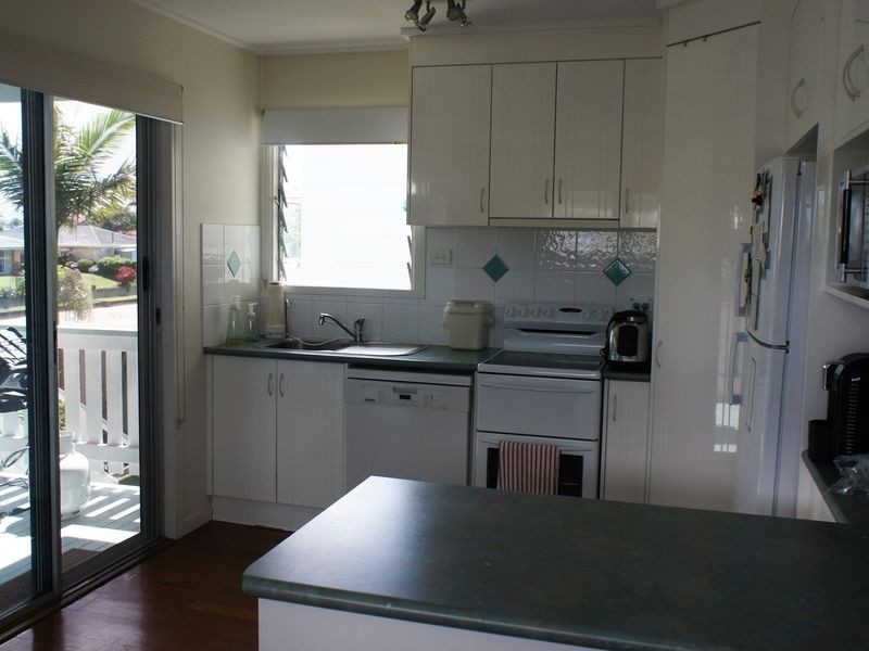 7 Lotus Key, Broadbeach Waters QLD 4218