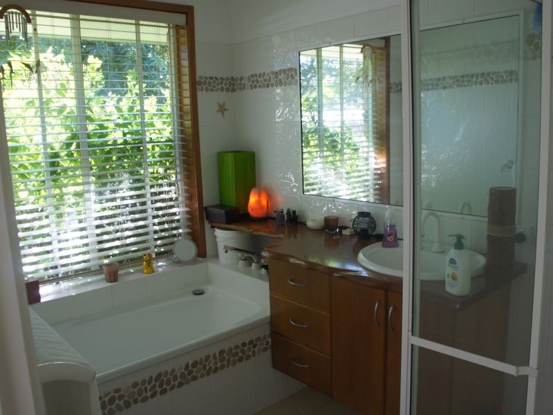 13 Heather Street, Tallebudgera QLD 4228