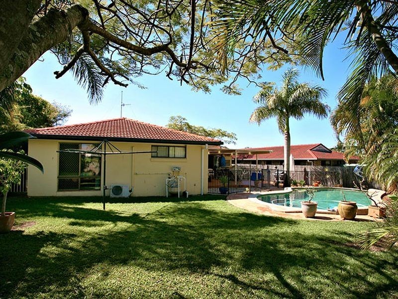 11 Dianella Court, Elanora QLD 4221