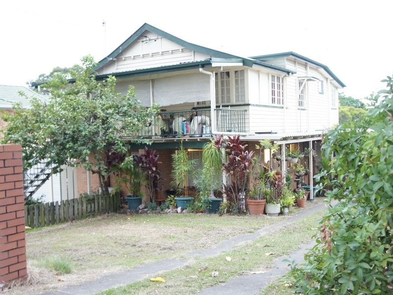 34 Government Road, Labrador QLD 4215