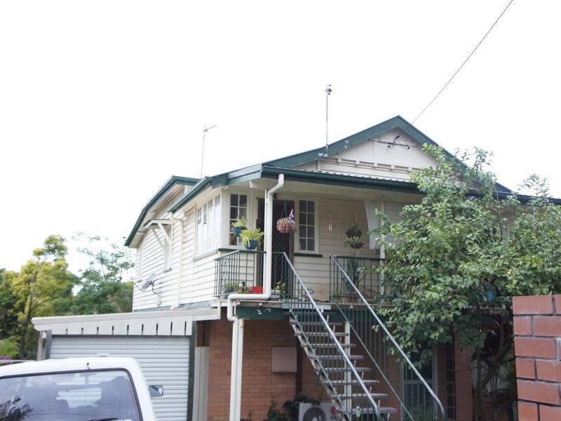 34 Government Road, Labrador QLD 4215