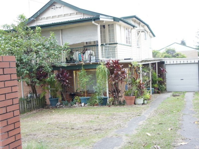 34 Government Road, Labrador QLD 4215