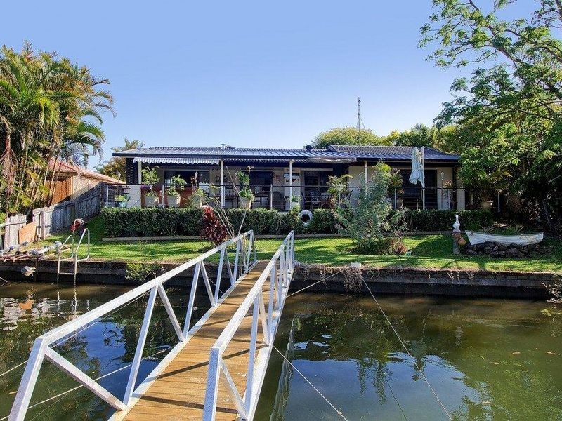 38 Mainsail Street, Currumbin Waters QLD 4223