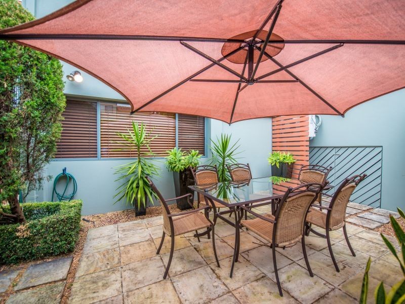 110/20 Fairway Drive, Clear Island Waters QLD 4226