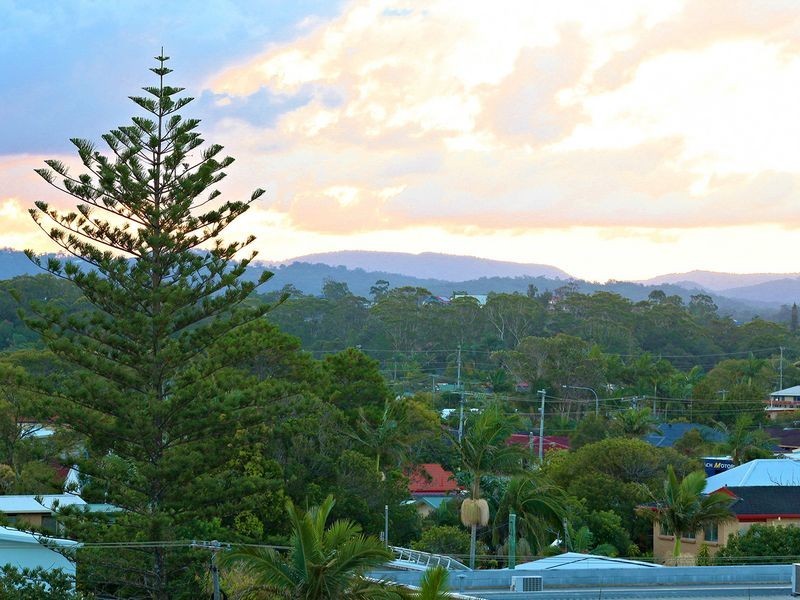 1306/10 Fifth Avenue, Palm Beach QLD 4221