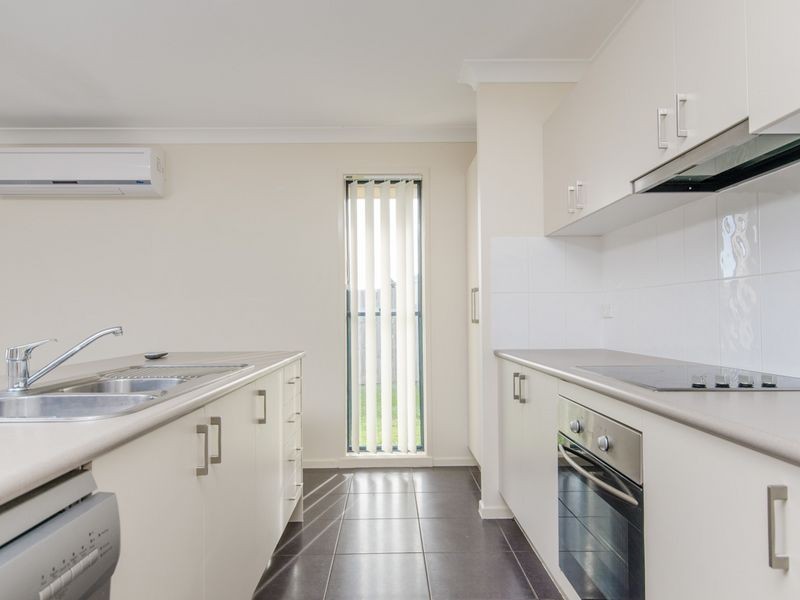 5 Brunswick Street, Pacific Pines QLD 4211