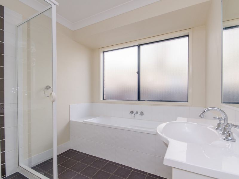 5 Brunswick Street, Pacific Pines QLD 4211