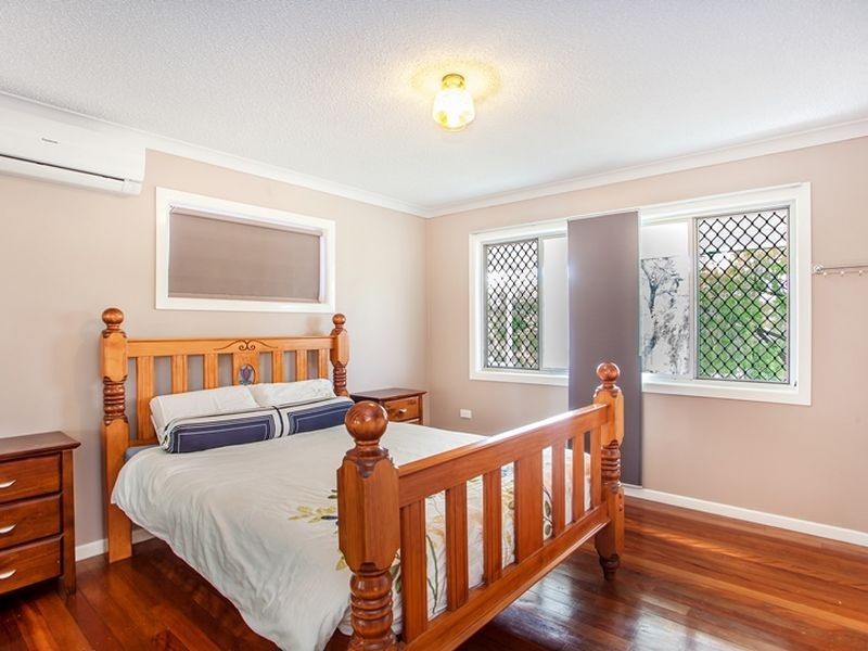 26 Cawthray Street, Biggera Waters QLD 4216
