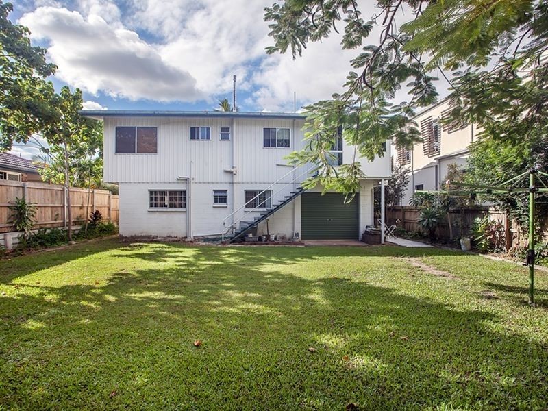 26 Cawthray Street, Biggera Waters QLD 4216