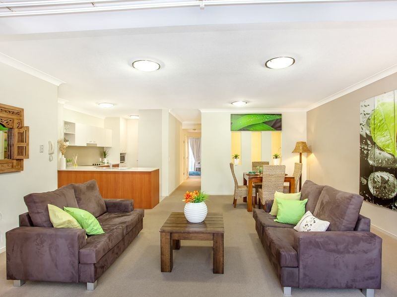 10/13 Bright Avenue, Labrador QLD 4215