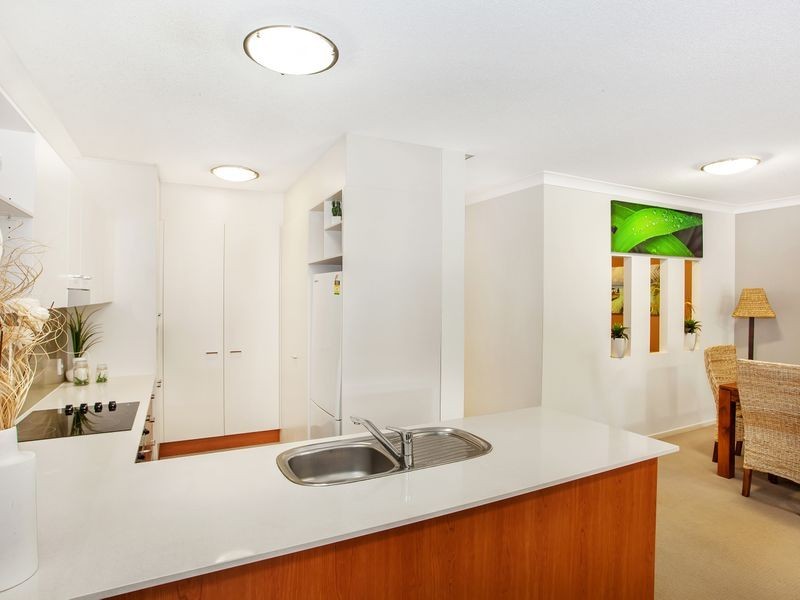 10/13 Bright Avenue, Labrador QLD 4215