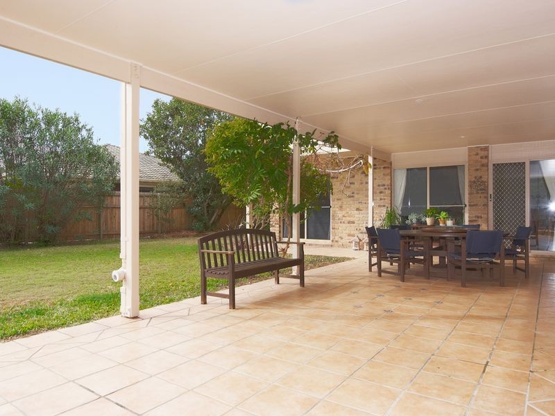 27 Kentia Court, Elanora QLD 4221