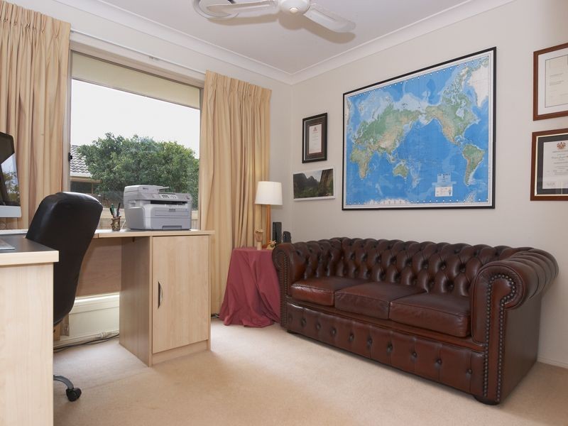 27 Kentia Court, Elanora QLD 4221