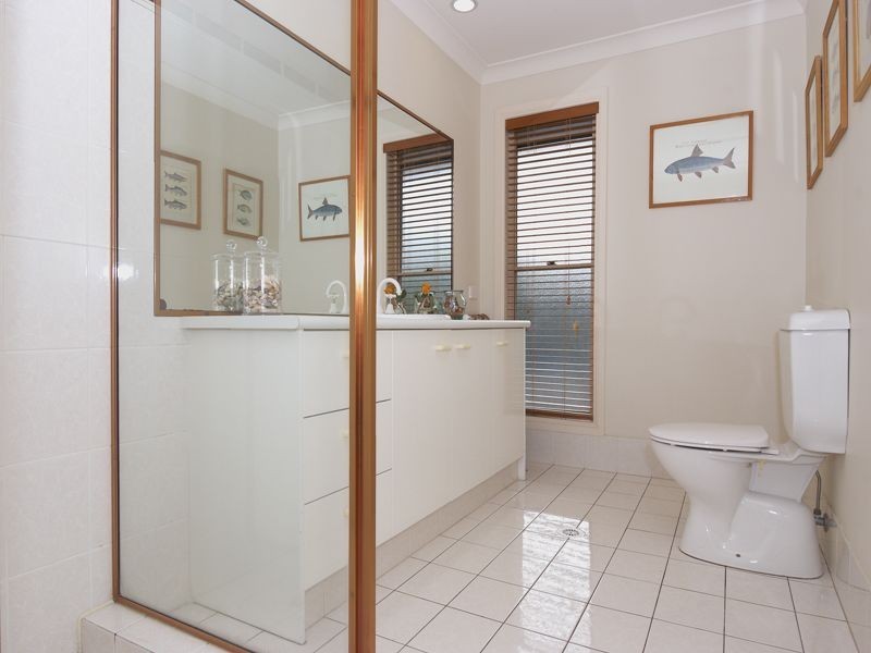 27 Kentia Court, Elanora QLD 4221