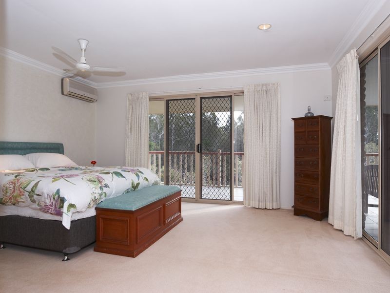 27 Kentia Court, Elanora QLD 4221