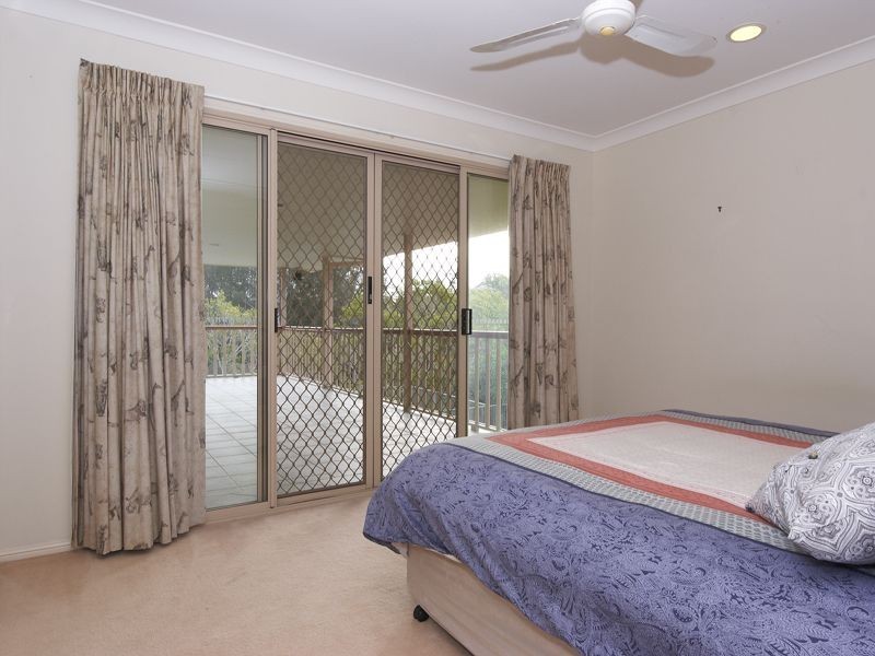 27 Kentia Court, Elanora QLD 4221