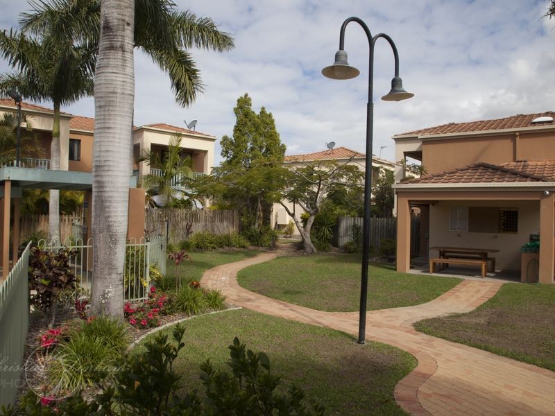 9/1 Warbler Parade, Varsity Lakes QLD 4227