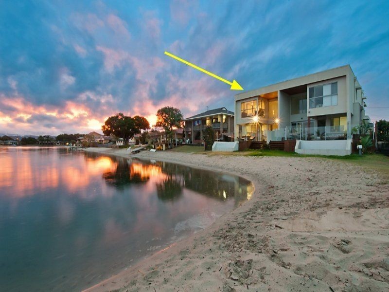 2/6 Barracuda Court, Palm Beach QLD 4221