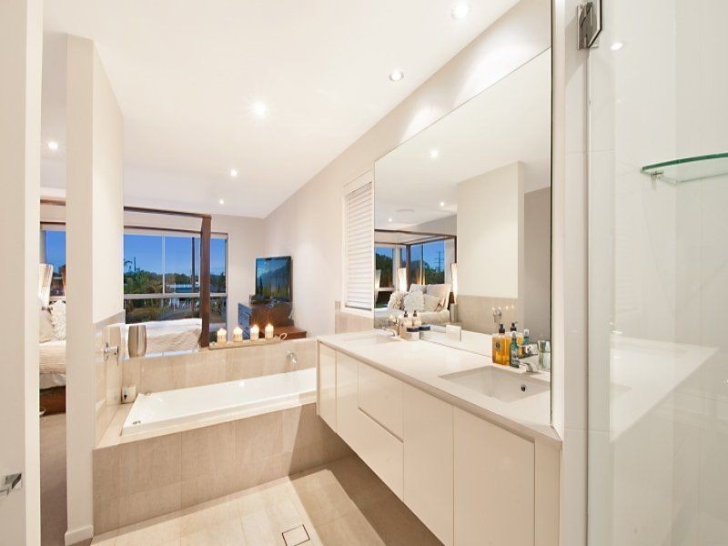 2/6 Barracuda Court, Palm Beach QLD 4221