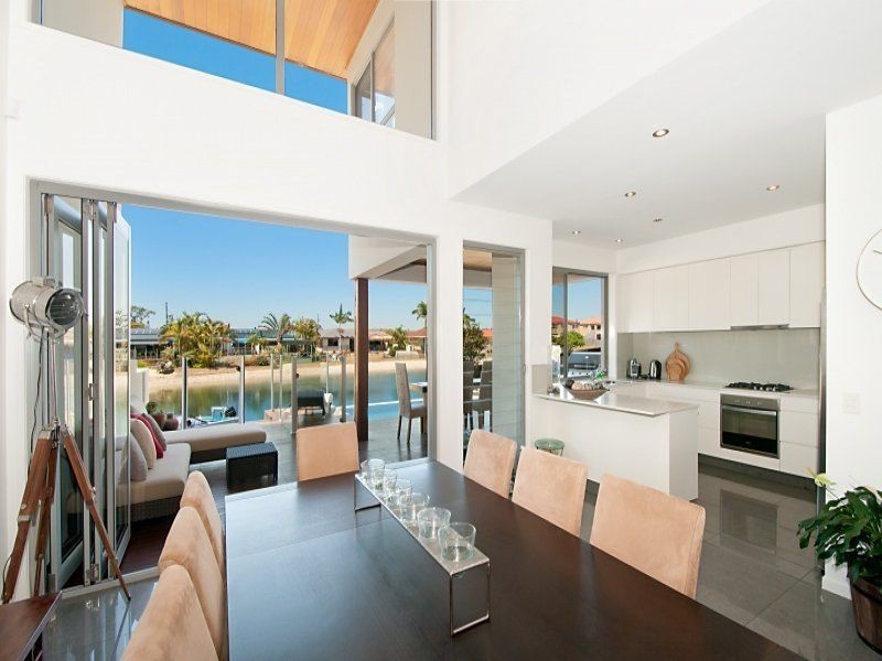 2/6 Barracuda Court, Palm Beach QLD 4221