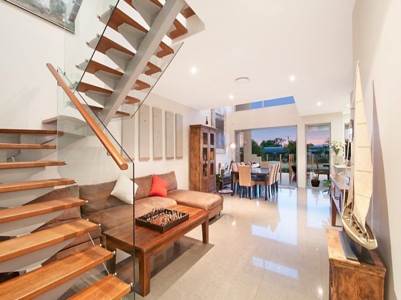 2/6 Barracuda Court, Palm Beach QLD 4221