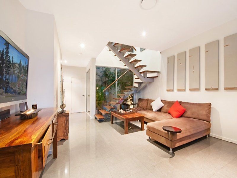 2/6 Barracuda Court, Palm Beach QLD 4221