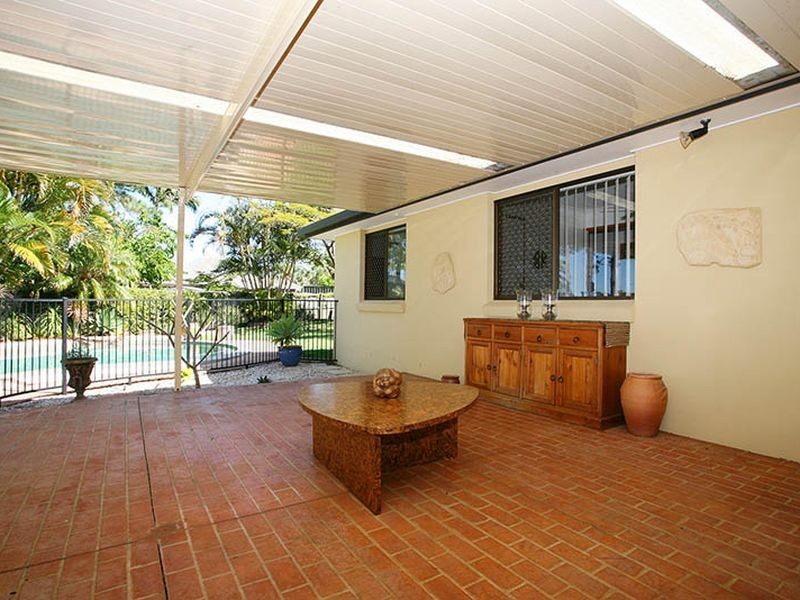 11 Dianella Court, Elanora QLD 4221