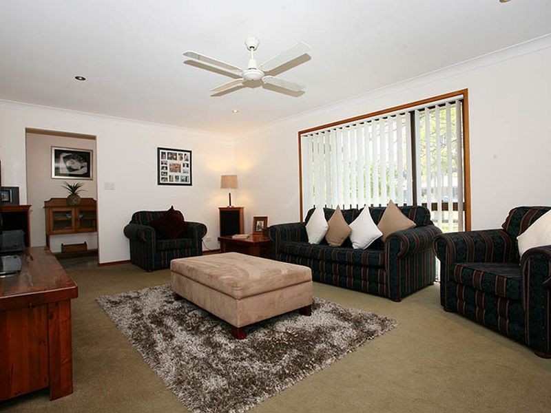 11 Dianella Court, Elanora QLD 4221