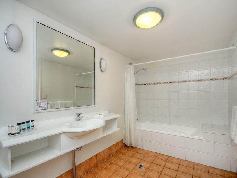 24/132-138 Ferny Avenue, Surfers Paradise QLD 4217