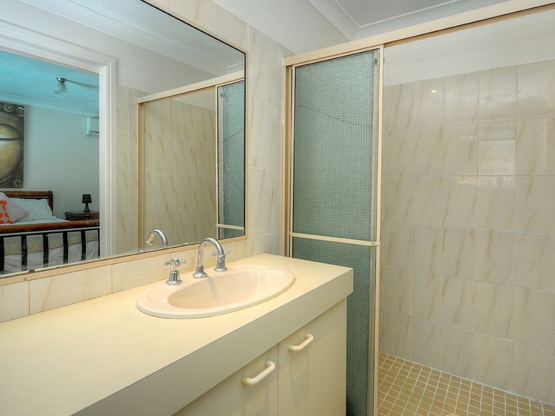 169 K P Mcgrath Drive, Elanora QLD 4221