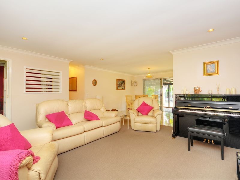 52 Bienvenue Drive, Currumbin Waters QLD 4223