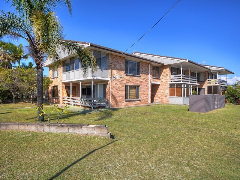 4/2 Twenty Sixth Avenue, Palm Beach QLD 4221