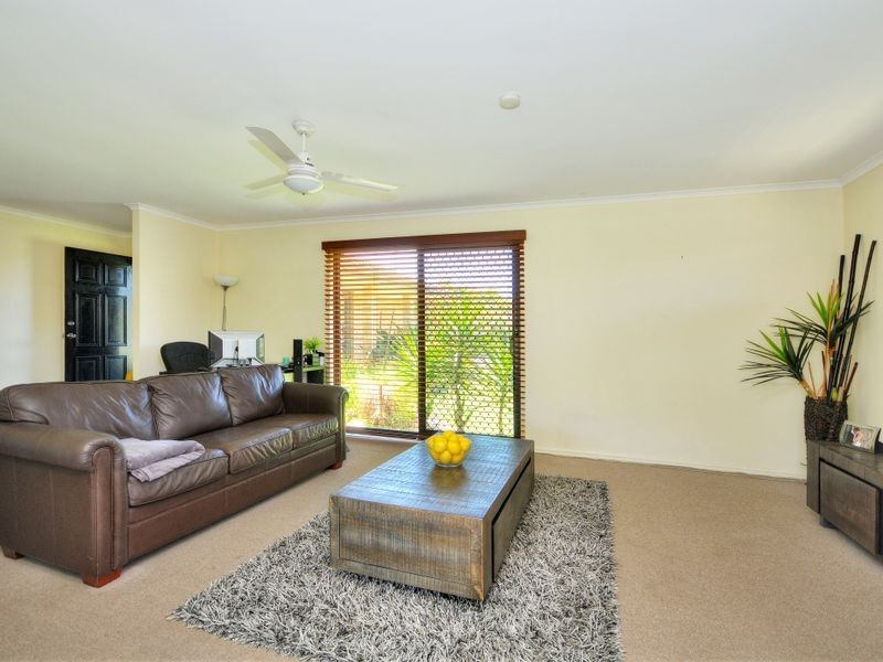 84 K P McGrath Drive, Elanora QLD 4221