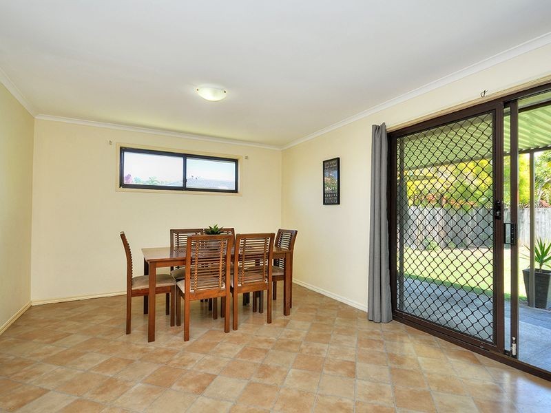 84 K P McGrath Drive, Elanora QLD 4221