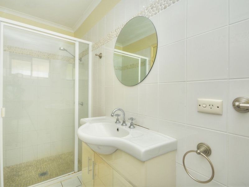 84 K P McGrath Drive, Elanora QLD 4221