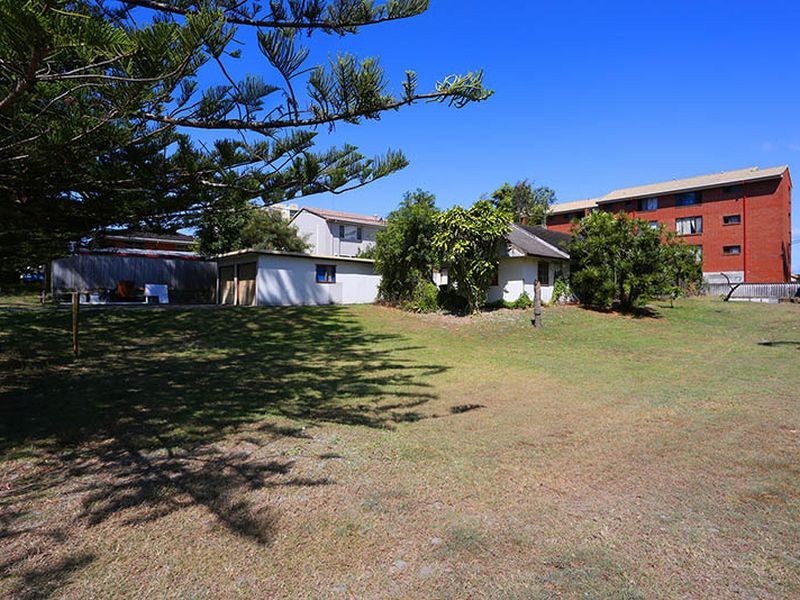 6 (Lot 10) Twenty Second Avenue, Palm Beach QLD 4221