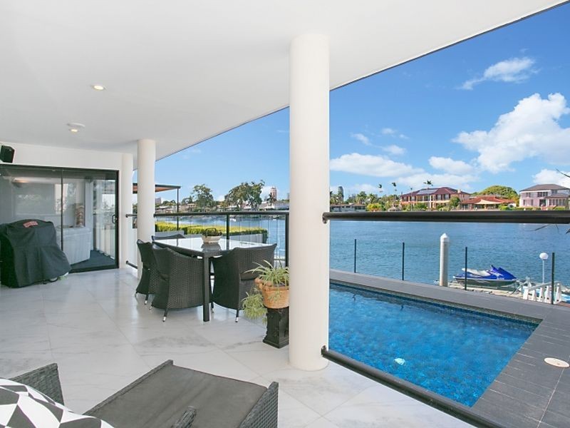 124 Amalfi Drive, Surfers Paradise QLD 4217