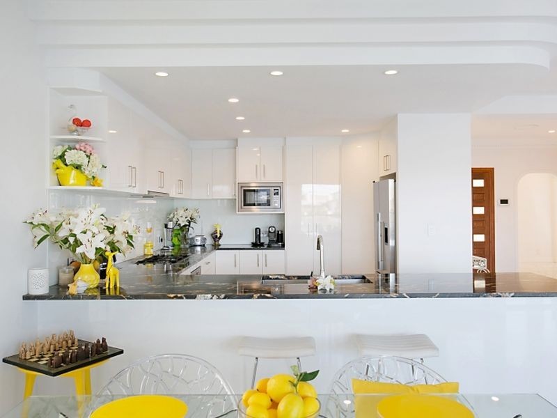 124 Amalfi Drive, Surfers Paradise QLD 4217