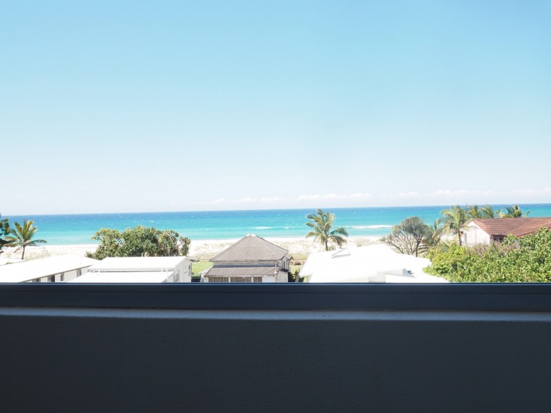 Unit 3/20 Jefferson Lane, Palm Beach QLD 4221