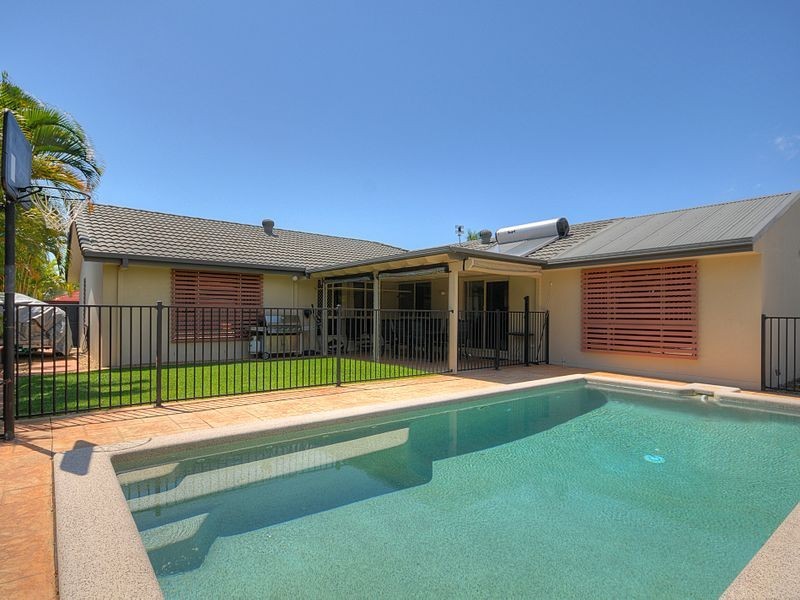 20 Warbler Parade, Varsity Lakes QLD 4227