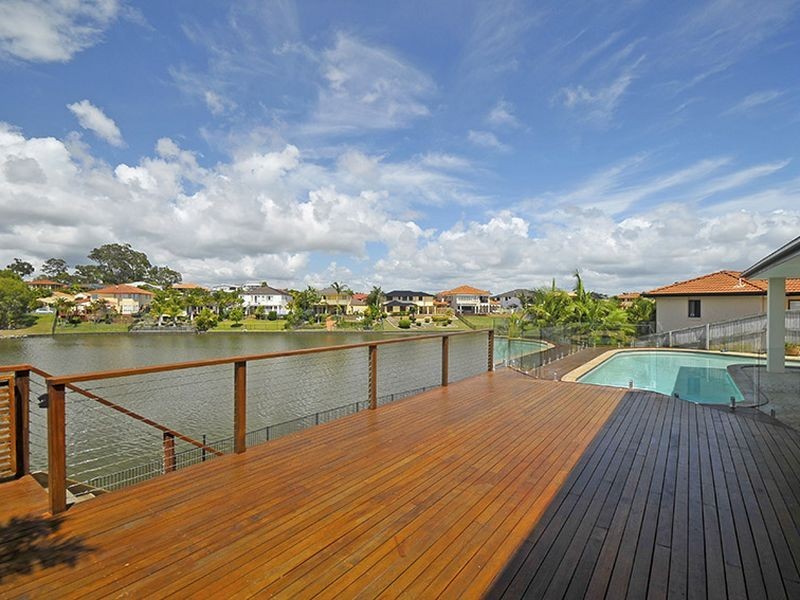 8 Crozet Court, Burleigh Waters QLD 4220