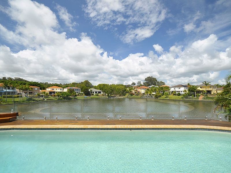 8 Crozet Court, Burleigh Waters QLD 4220