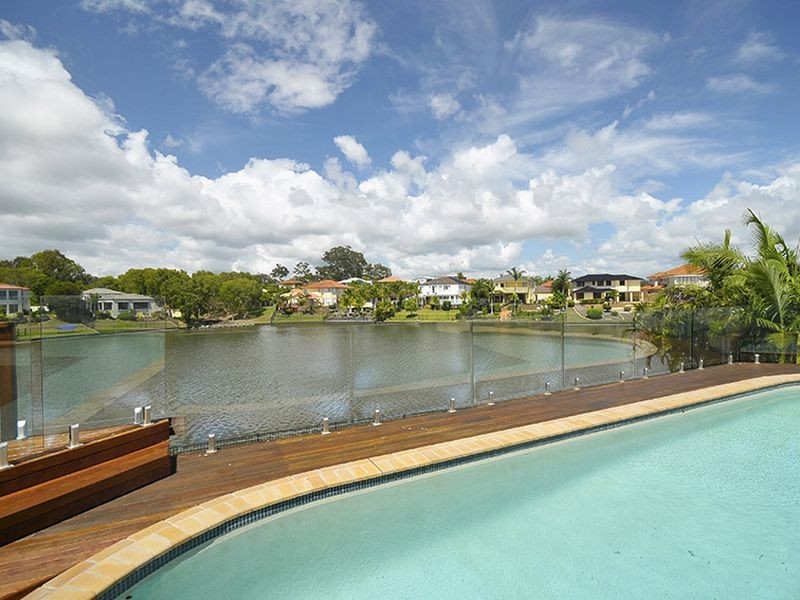 8 Crozet Court, Burleigh Waters QLD 4220