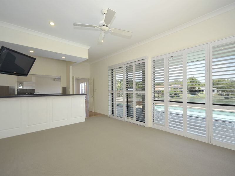 8 Crozet Court, Burleigh Waters QLD 4220